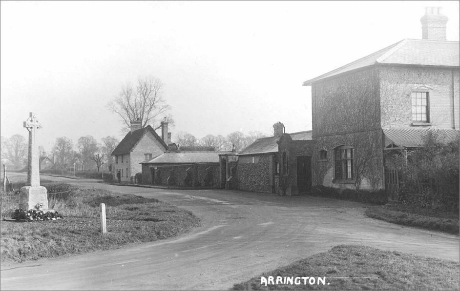 Arrington Bridge, Cambridge Road with War Memorial (c1920)